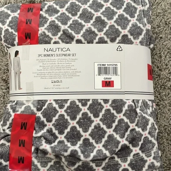 NWT Nautica Women’s Gray Printed 2 Piece Fleece Pajama Sleepwear Set - Size Med - Picture 4 of 7
